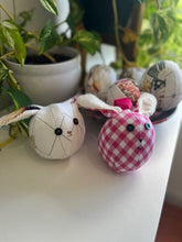 Easter Baubles & Bunnies