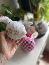 Easter Baubles & Bunnies